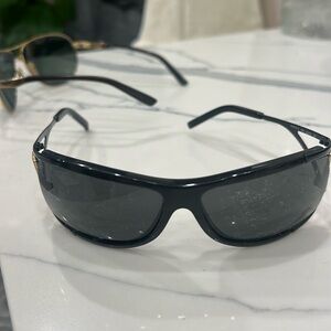 Dolce gabana women sunglasses frame with scratched glasses , used